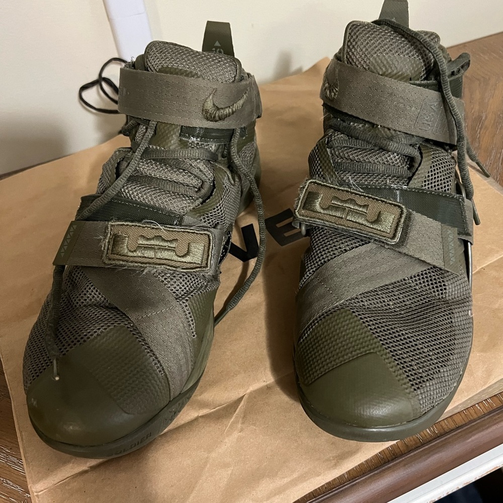 Lebron nike 11.5